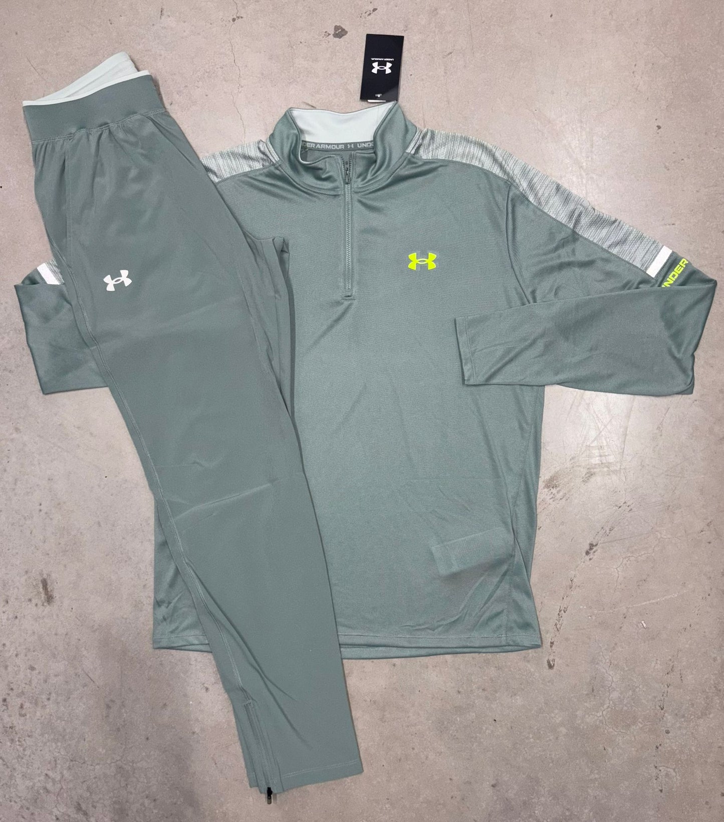 Under Armour Tech Set