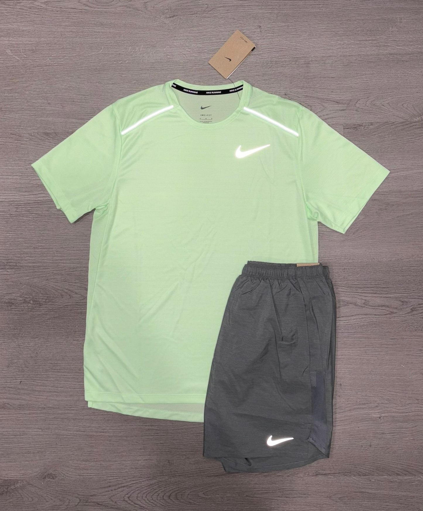 Nike Vapour Green / Challenger Set