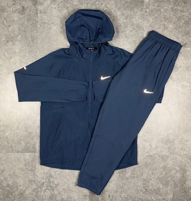 Nike Dri-Fit Challenger Set