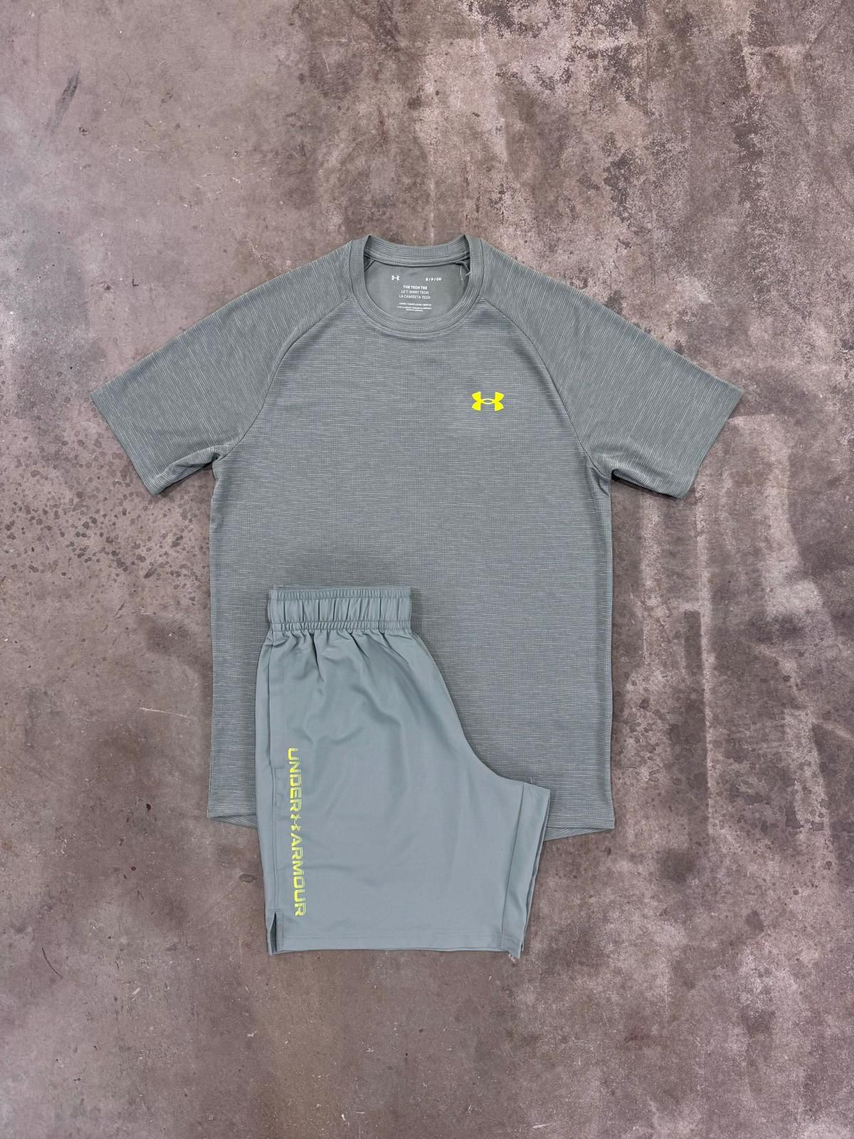 Under Armour Tech Set