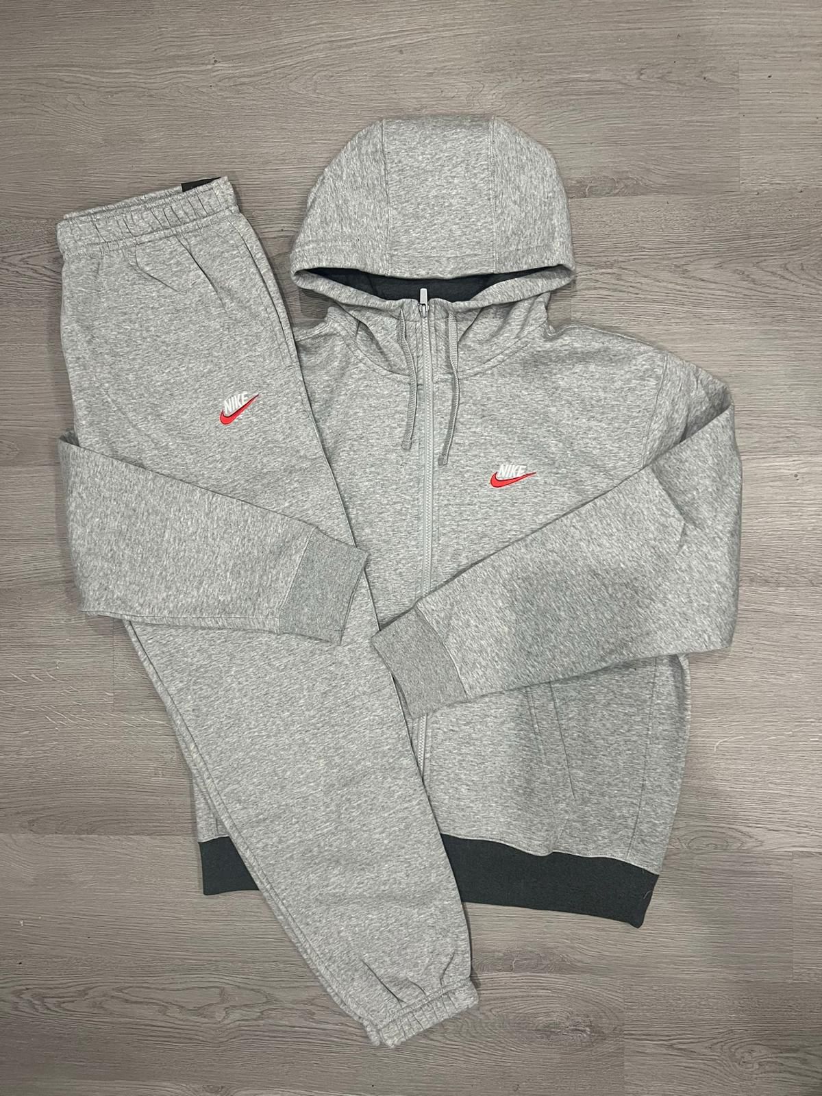 Nike Club Set
