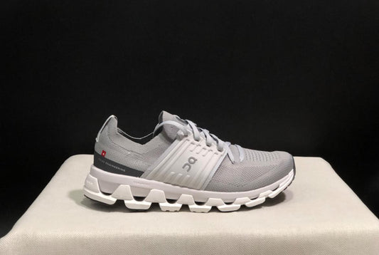 On Cloudswift Grey / White