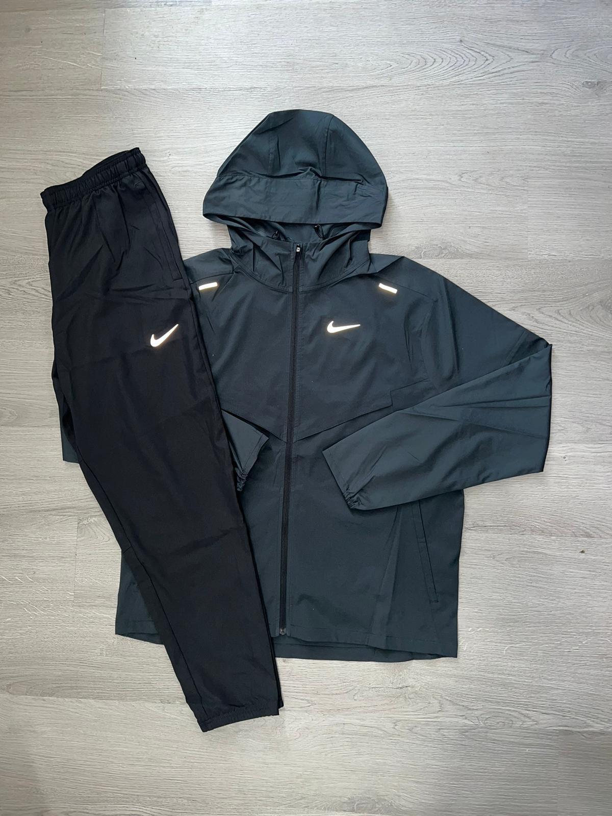 Nike Black UV Set